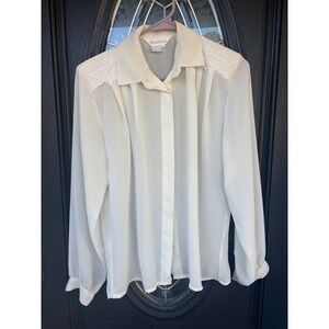 Susan Hutton Vintage Cream Embroidered Shoulder Button Up Blouse Size 10 Ivory